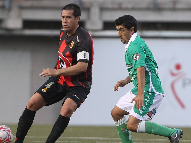 Marco Villaseca se alejó del fútbol y ahora trabaja en peluquería canina