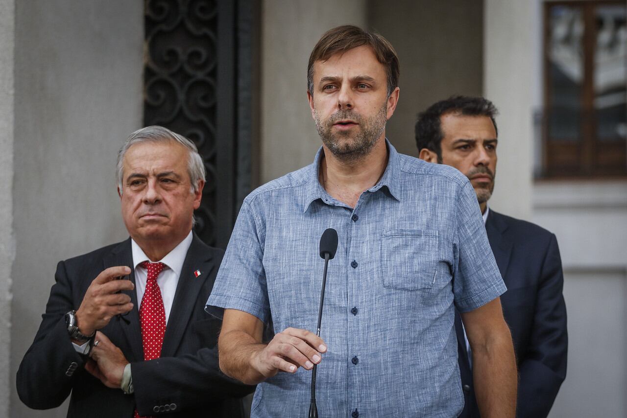 Alcaldes y ministros se reúnen en La Moneda