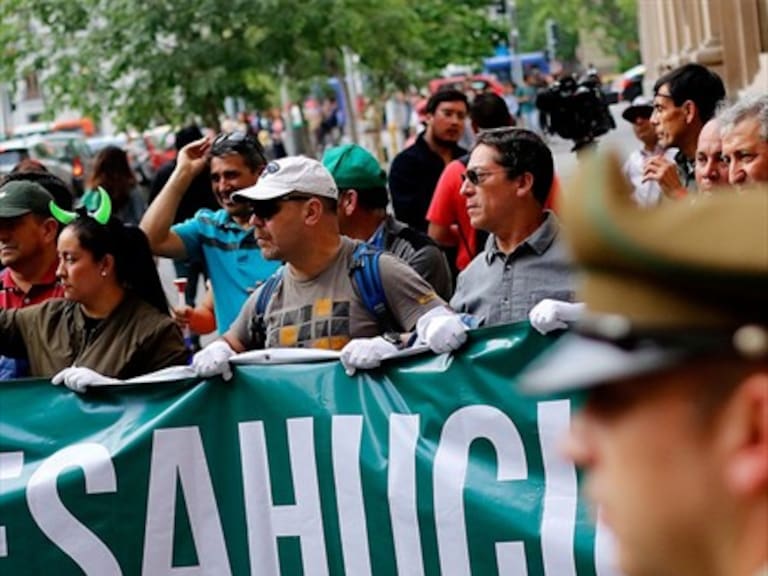 Suboficiales en retiro de Carabineros protestaron por el no pago de sus pensiones