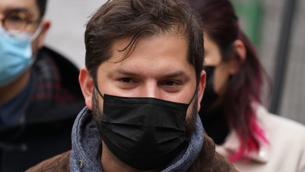 Ministerio de Salud investigará veracidad y origen de ficha con síntomas de covid-19 de Boric
