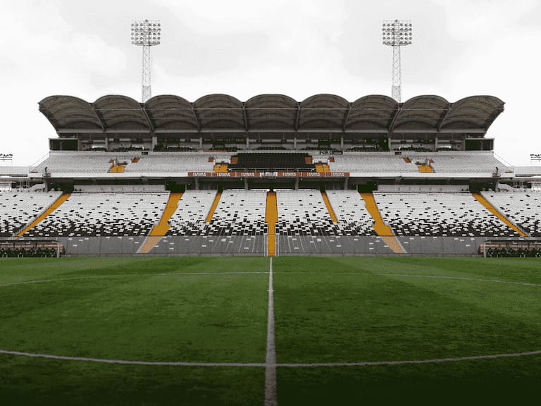 IA se suma al debate sobre quién debe ser el nuevo entrenador de Colo Colo y tiene a su predilecto