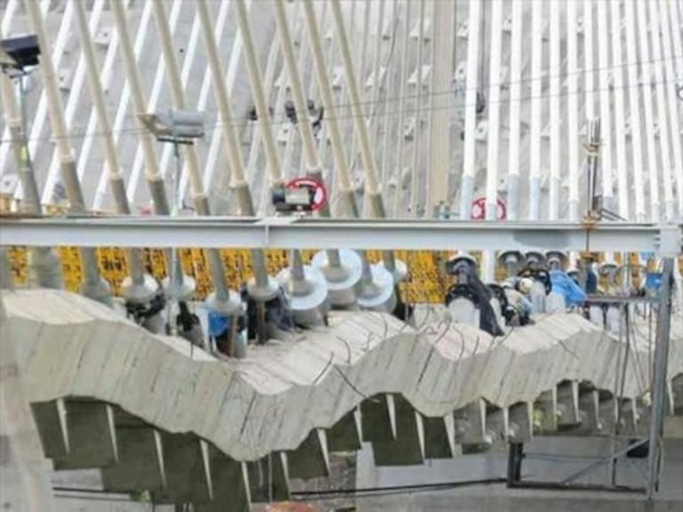 Un puente en Colombia sufre falla antes de su estreno y queda con forma de acordeón