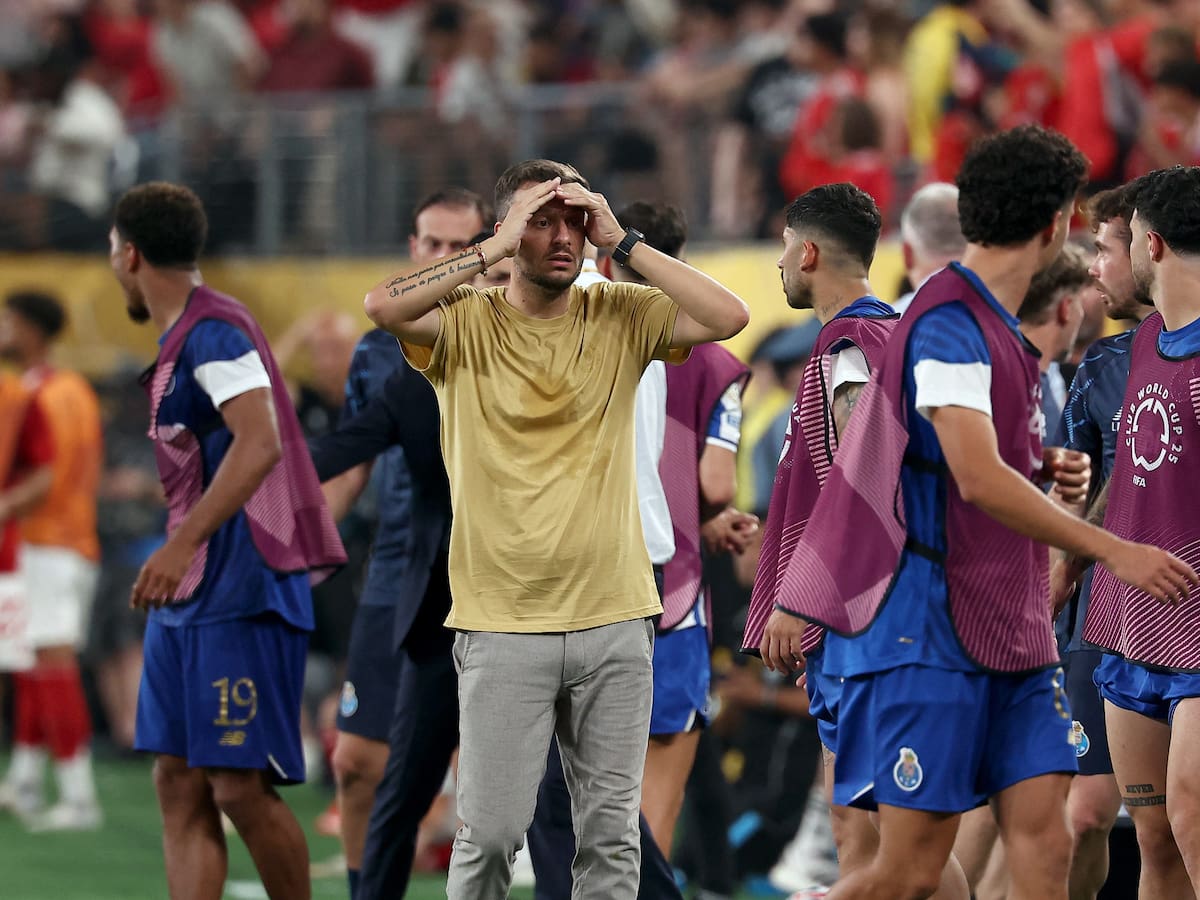 Fracasó como DT en Chile, dio el salto a Europa y ahora fue despedido tras papelón en el Mundial de Clubes