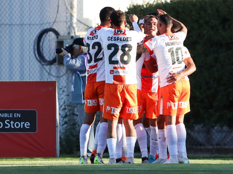 Cobresal dejó los tres puntos en El Salvador ante Huachipato