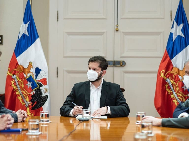 Presidente Boric se reúne con alcaldes tras Plebiscito: buscan dar continuidad al proceso constitucional con «diálogo y unidad”