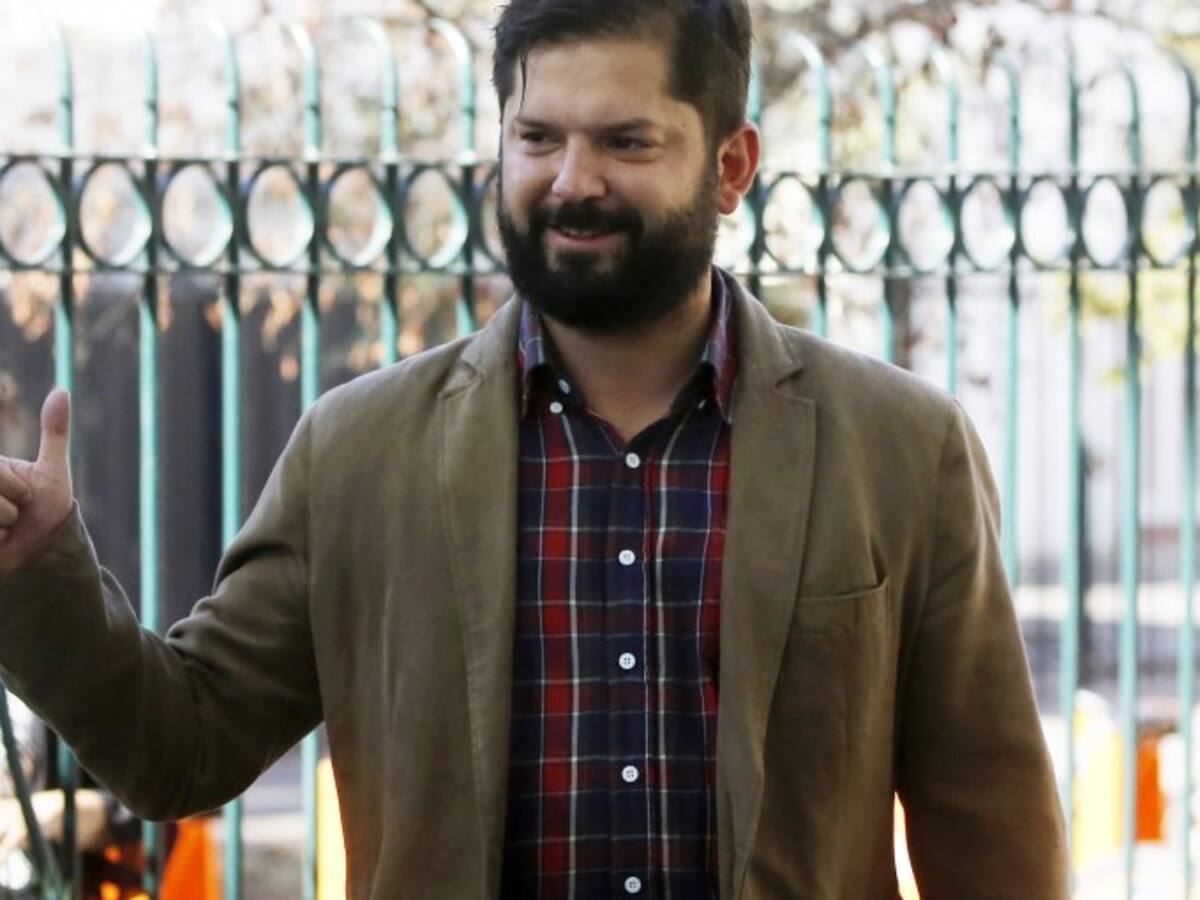 Gabriel Boric aseguró que la vicepresidenta de Estados Unidos asistiría al cambio de mando en Chile