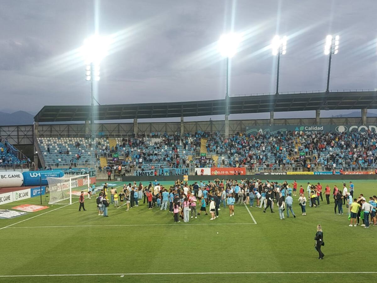 Locura celeste y alivio viñamarino: O’Higgins abrocha su clasificación a la Copa Libertadores ante un Everton que se salvó del descenso