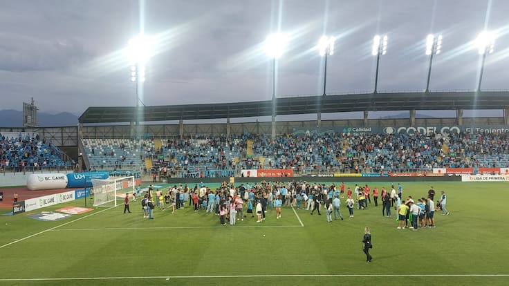 Locura celeste y alivio viñamarino: O’Higgins abrocha su clasificación a la Copa Sudamericana ante un Everton que se salvó del descenso