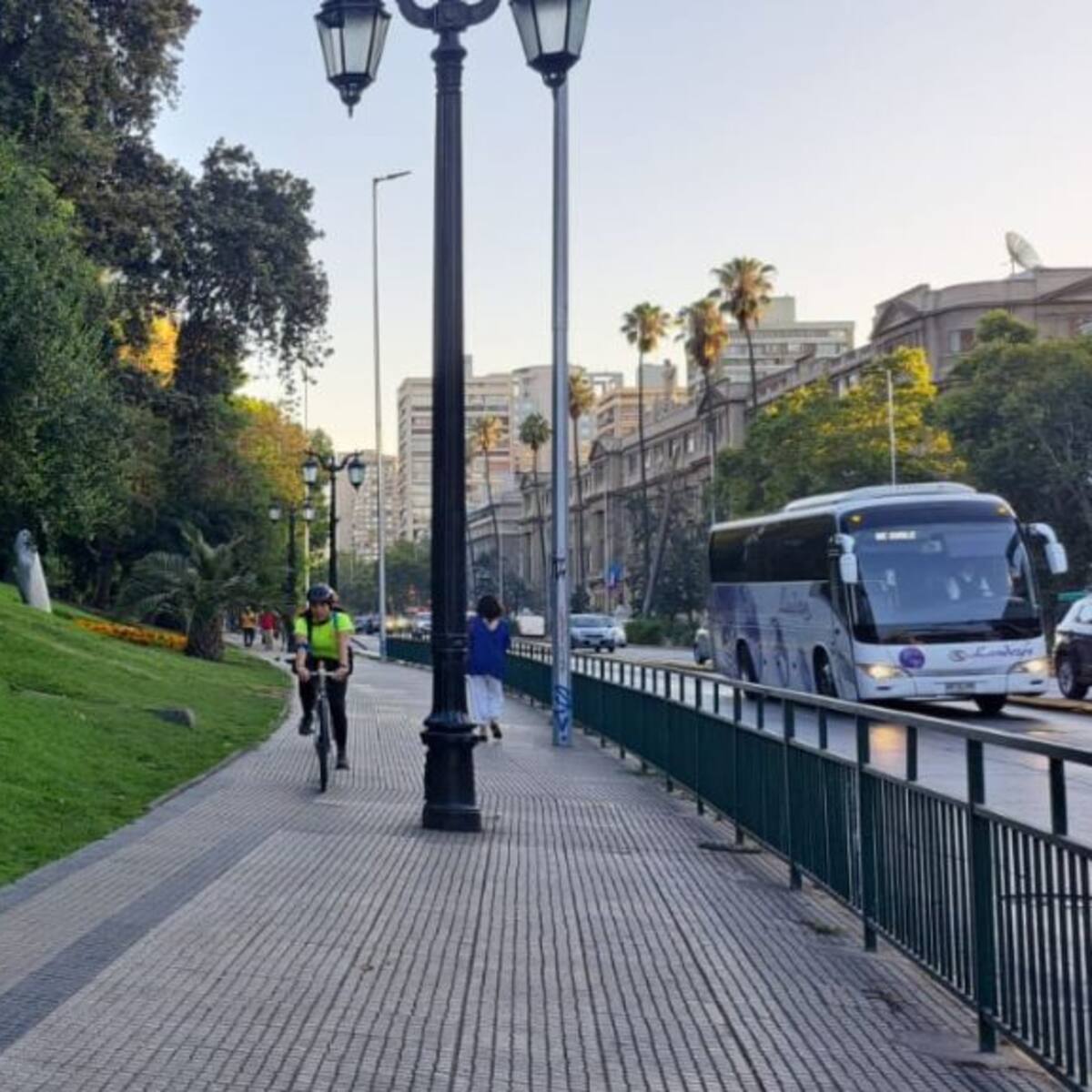 Crimen en Santiago Centro: joven muere asesinado en asalto en inmediaciones del cerro Santa Lucía