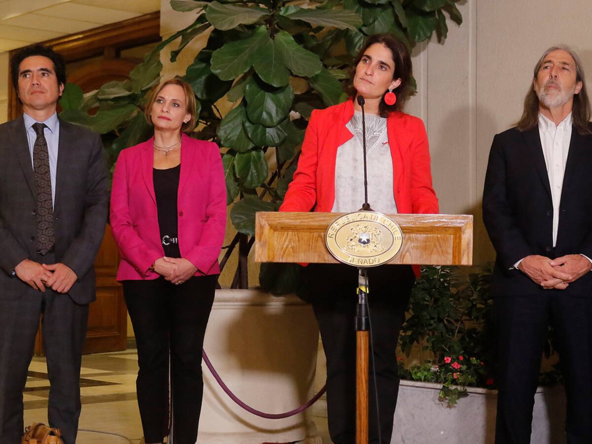 Ministra del Trabajo explicó dictamen de la DT y llamó a aprobar ley que podría solucionarlo