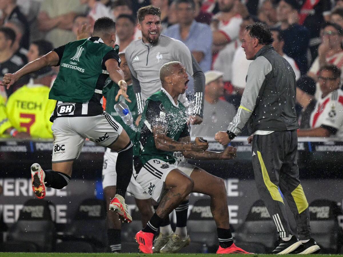 Fue responsable de la eliminación de River Plate y así se burló en la cara de sus hinchas: gestos polémicos