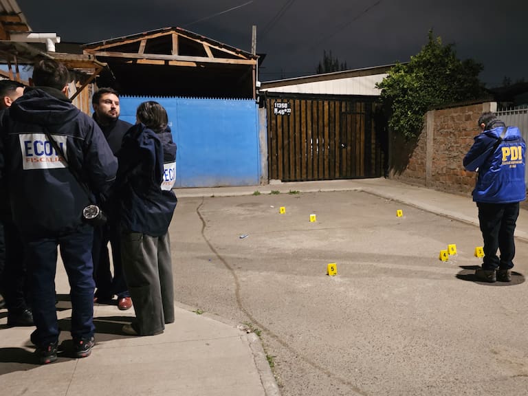 Investigan ataque a balazos contra una vivienda en El Bosque: mujer quedó en riesgo vital