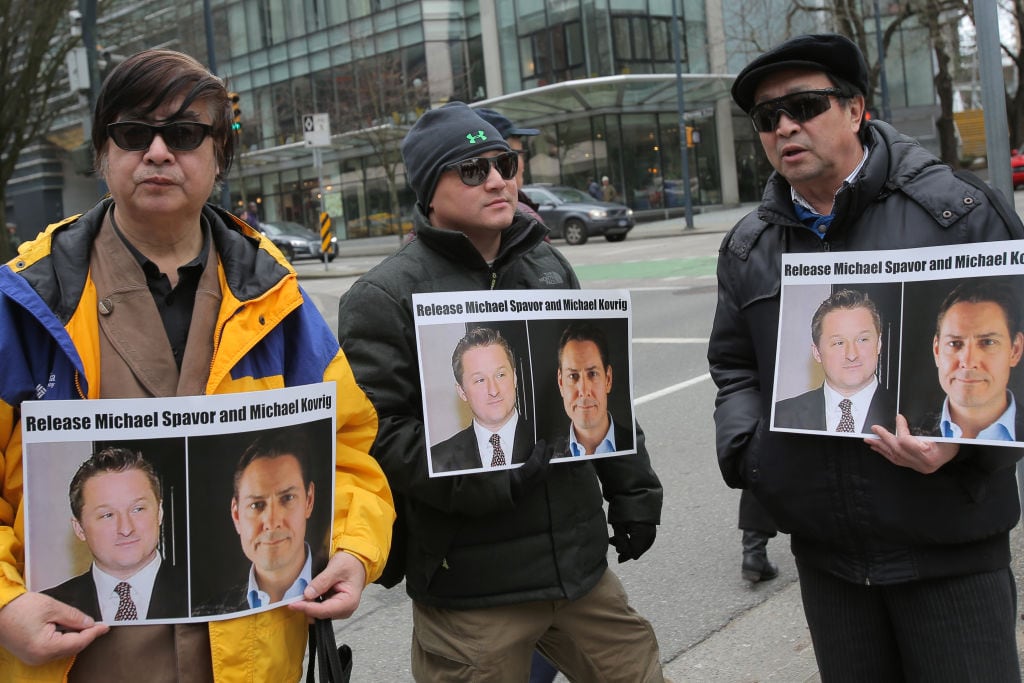 Manifestantes piden la libertad de Spavor y Kovrig en Vancouver