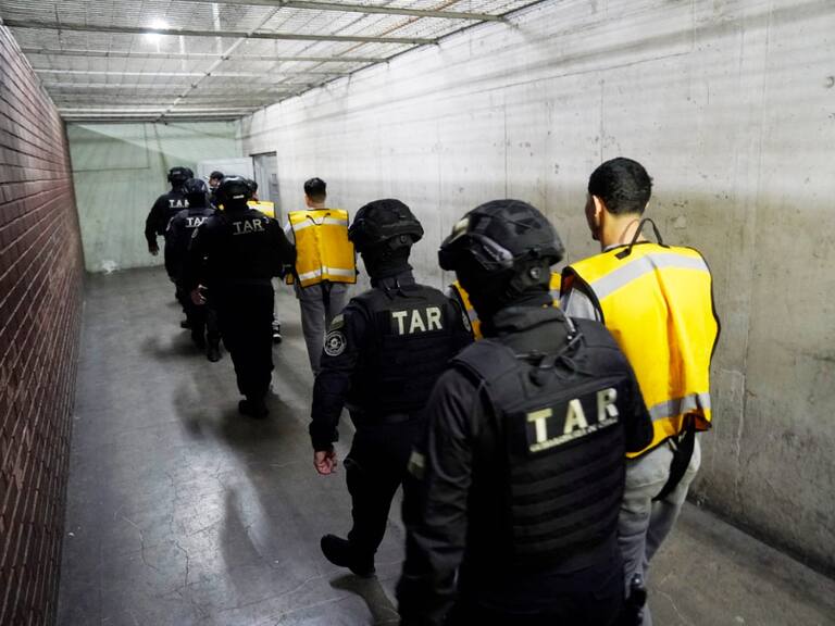 Tras ser extraditados de EE. UU.: Gendarmería detalla las medidas de seguridad para detenidos por crimen de Ronald Ojeda