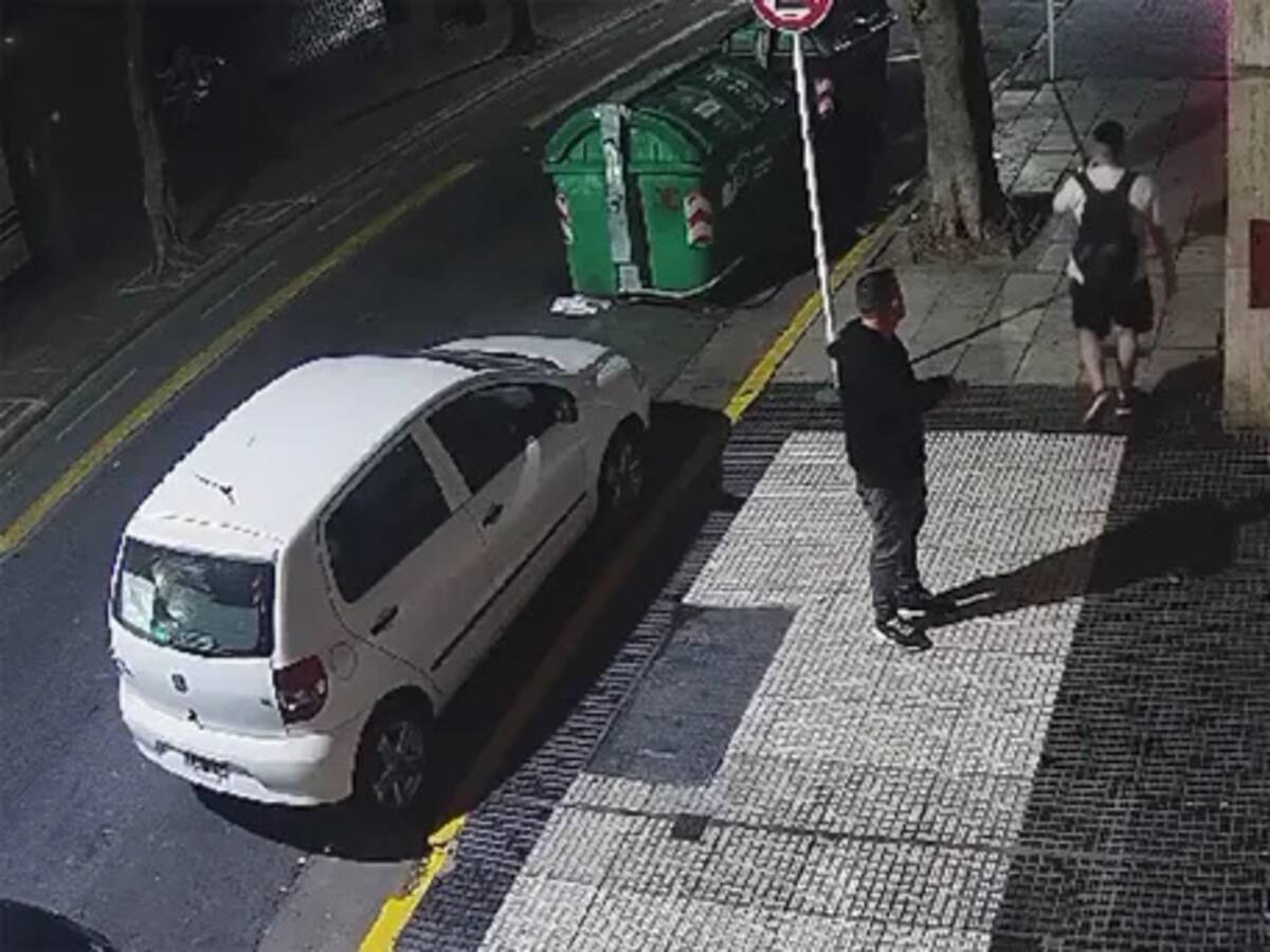 Hasta Javier Milei condenó el hecho: tres chilenos detenidos por ataque a partido político opositor en Argentina