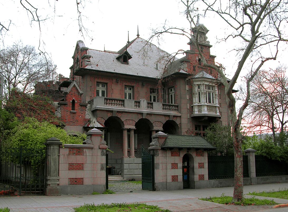 Fundación Salvador Allende
