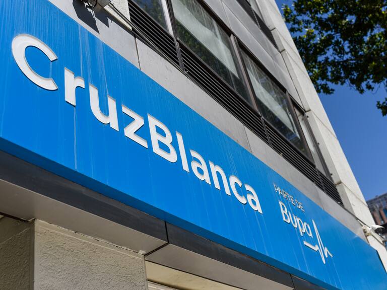 Corte Suprema ordena a isapre pagar millonaria indemnización a un afiliado por divulgar su diagnóstico de VIH