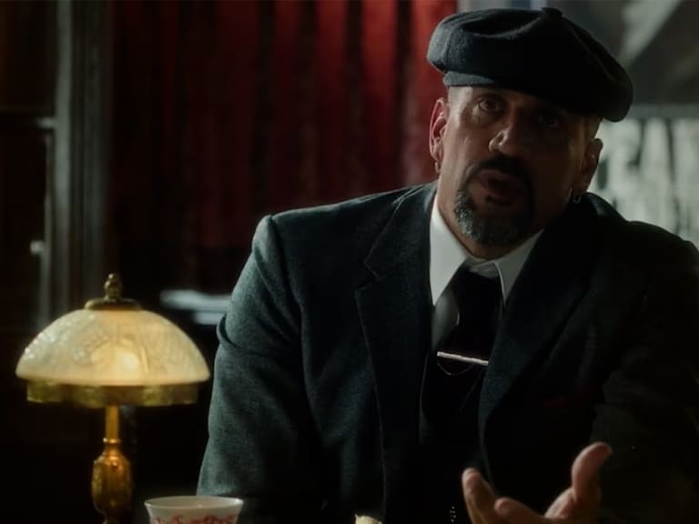 Verón se viste de inglés para la película de ‘Peaky Blinders’ y apunta contra la AFA: “El único que se le planta a la mafia”