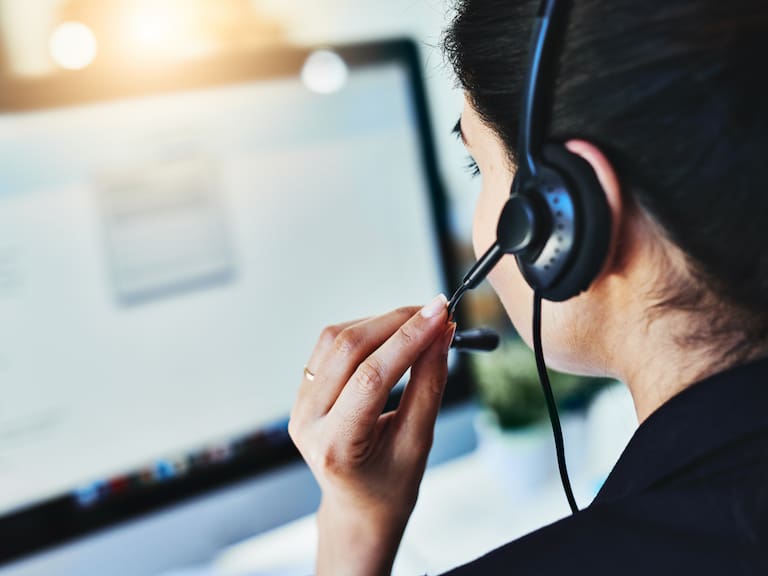 Conocida empresa chilena de call center se va a la quiebra: estas fueron las razones que entregó