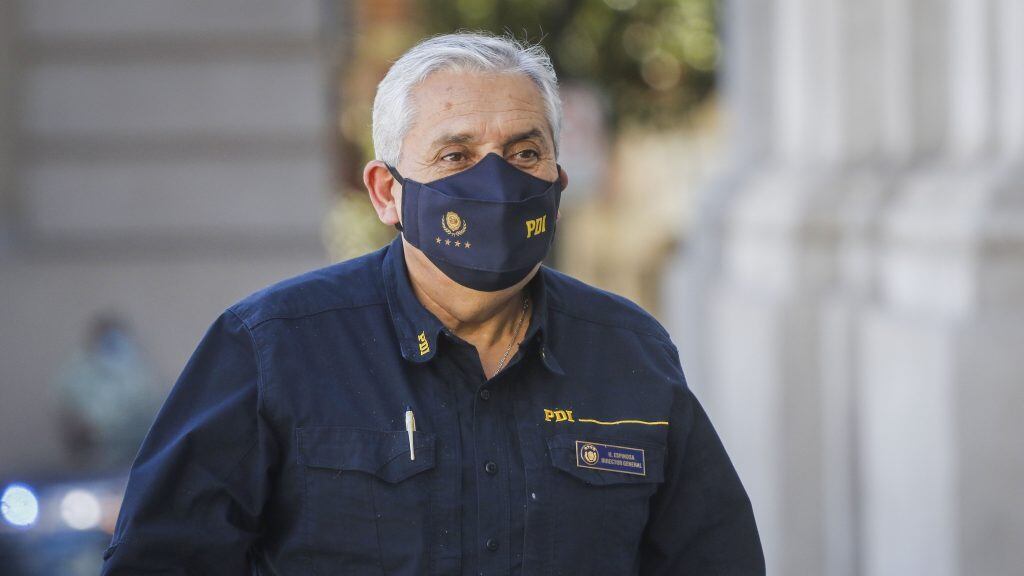 5 de noviembre del 2020/SANTIAGOHector Espinosa, Director General de la Policia de Investigaciones, llega al Palacio de La Moneda, para reunirse con el Ministro del Interior, en un saludo protocolar.
FOTO: SEBASTIAN BELTRAN GAETE/AGENCIAUNO