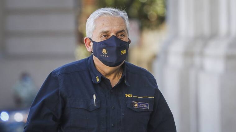 5 de noviembre del 2020/SANTIAGOHector Espinosa, Director General de la Policia de Investigaciones, llega al Palacio de La Moneda, para reunirse con el Ministro del Interior, en un saludo protocolar.
FOTO: SEBASTIAN BELTRAN GAETE/AGENCIAUNO