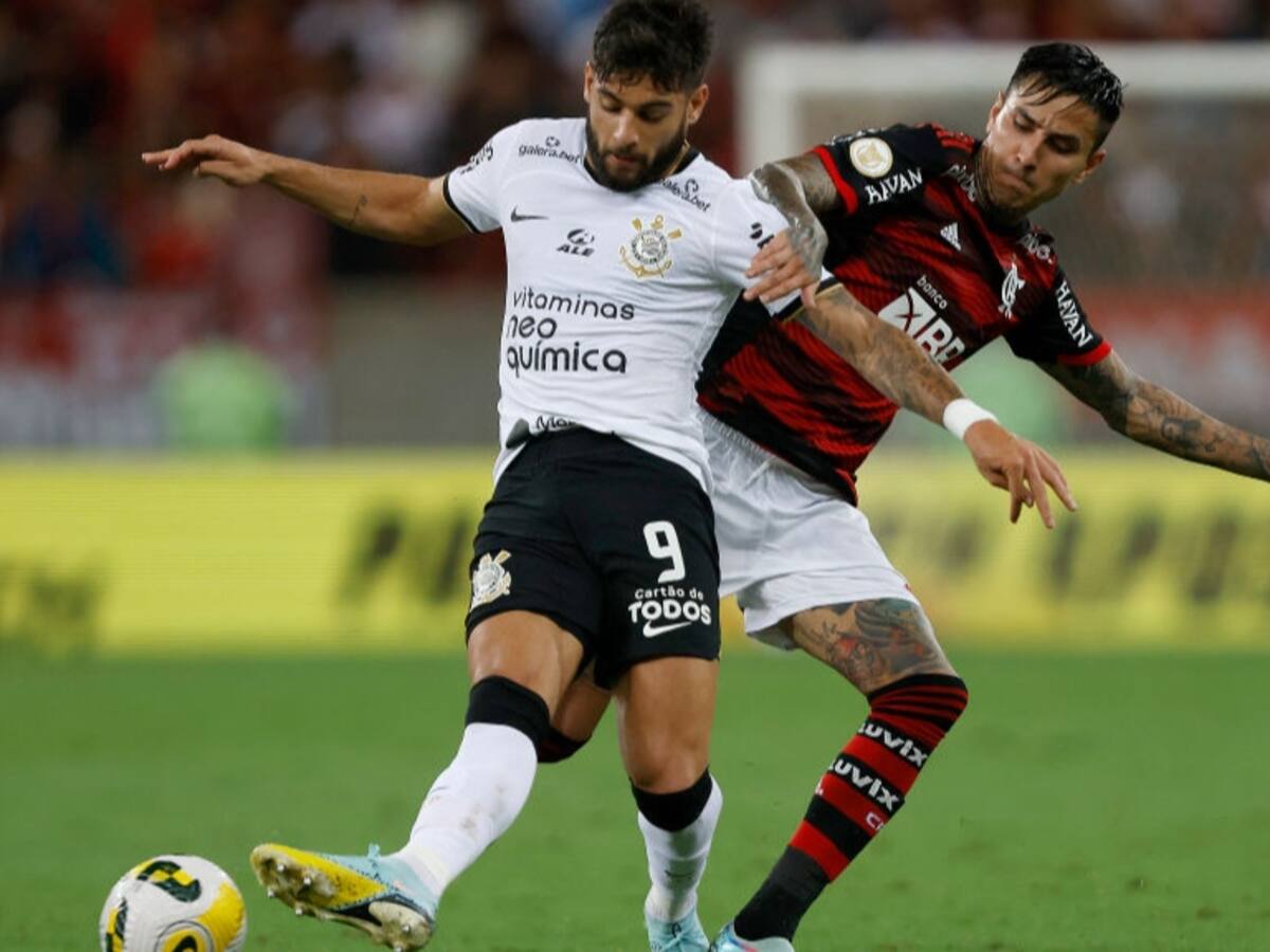 Vidal y Pulgar fueron titulares en la derrota de Flamengo ante Corinthians
