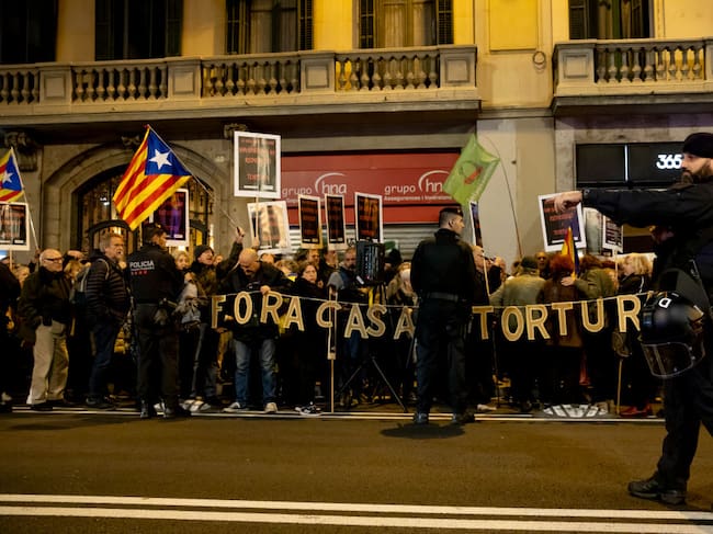 Independentistas catalanes se manifiestan en Barcelona