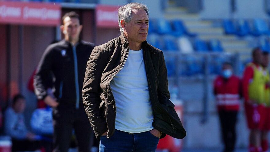 Ariel Holan lamenta igualdad de la UC ante Ñublense: "Sin restarle méritos al rival, el partido lo empatamos nosotros"