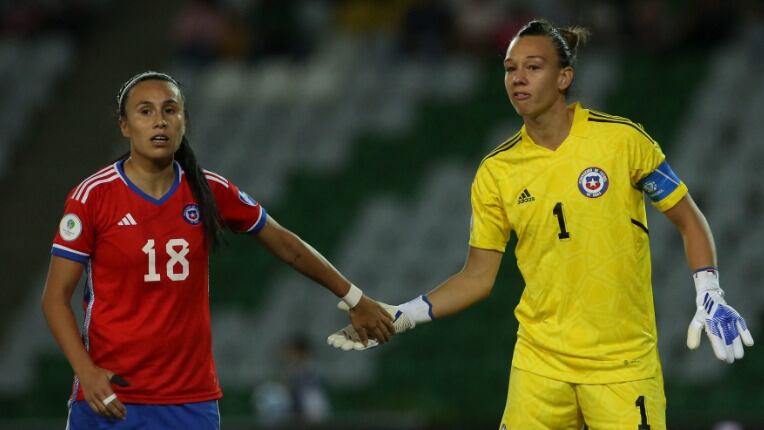 Con Tiane Endler a la cabeza: La Roja Femenina anuncia nómina para jugar repechaje del Mundial 2023