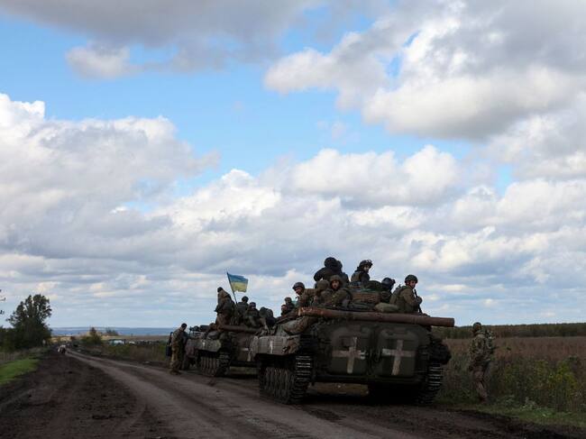 Militares de Ucrania avanzan en medio de la guerra por el sur del país