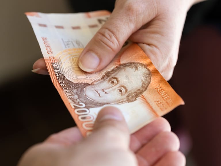 Con error de impresión: así es el extraño billete de $20 mil que podría llegar a venderse hasta en $120 mil en Chile