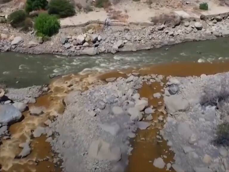 La grave contaminación del río Tablachaca de la región nortina de Áncash en el Perú.