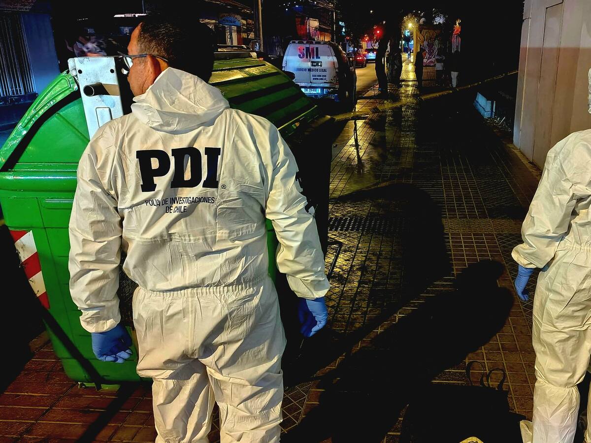 Hallan feto de 25 semanas en contenedor de basura en pleno centro de Copiapó