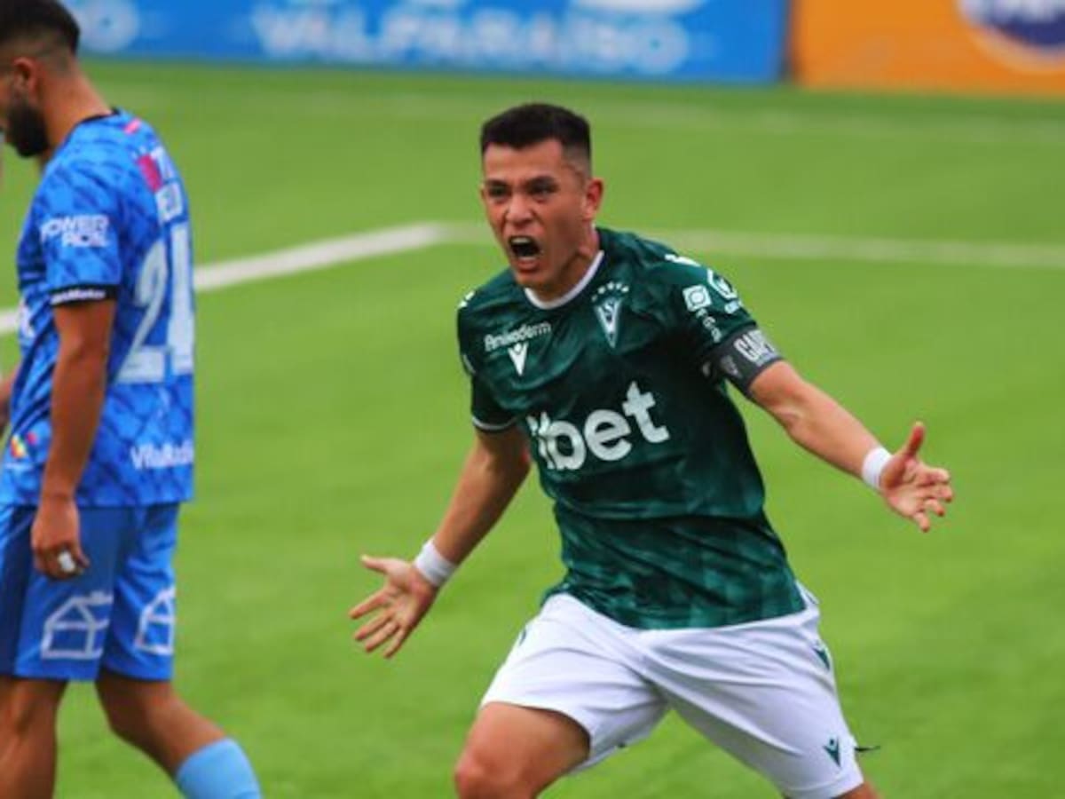 Con un golazo de Carlos Muñoz, Santiago Wanderers rescata un empate ante San Marcos de Arica en la Primera B