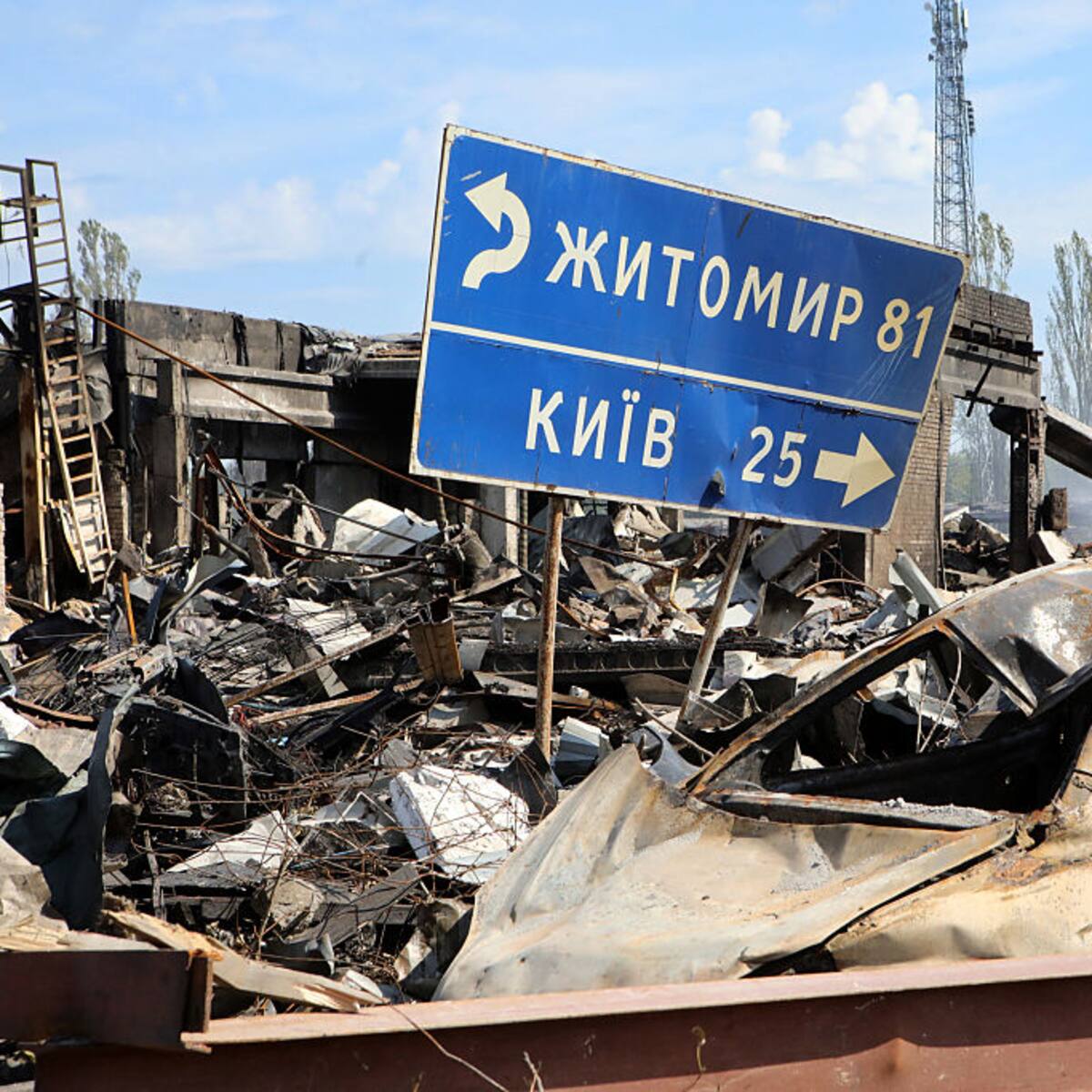 Nuevo ataque ruso contra Ucrania deja al menos 12 muertos: seis eran trabajadores ferroviarios