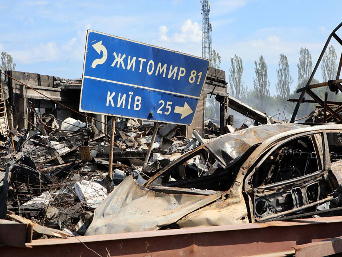 Nuevo ataque ruso contra Ucrania deja al menos 12 muertos: seis eran trabajadores ferroviarios