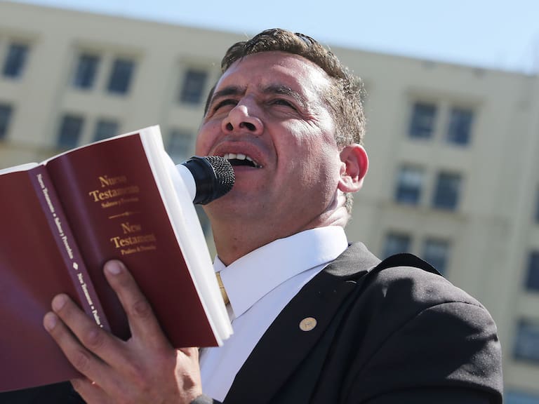 «Pastor» Soto llamó a líderes evangélicos a «no quedarse en sus casas» y salir a predicar