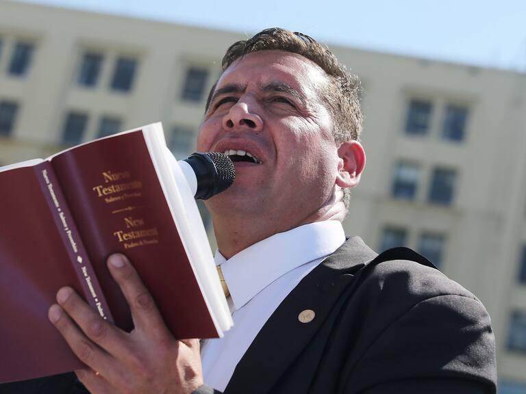 «Pastor» Soto llamó a líderes evangélicos a «no quedarse en sus casas» y salir a predicar