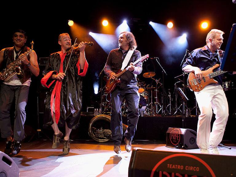 Emir Kusturica and the No Smoking Orchestra, Jil Jilala, Busi Mhlongo y más en MundoVivo
