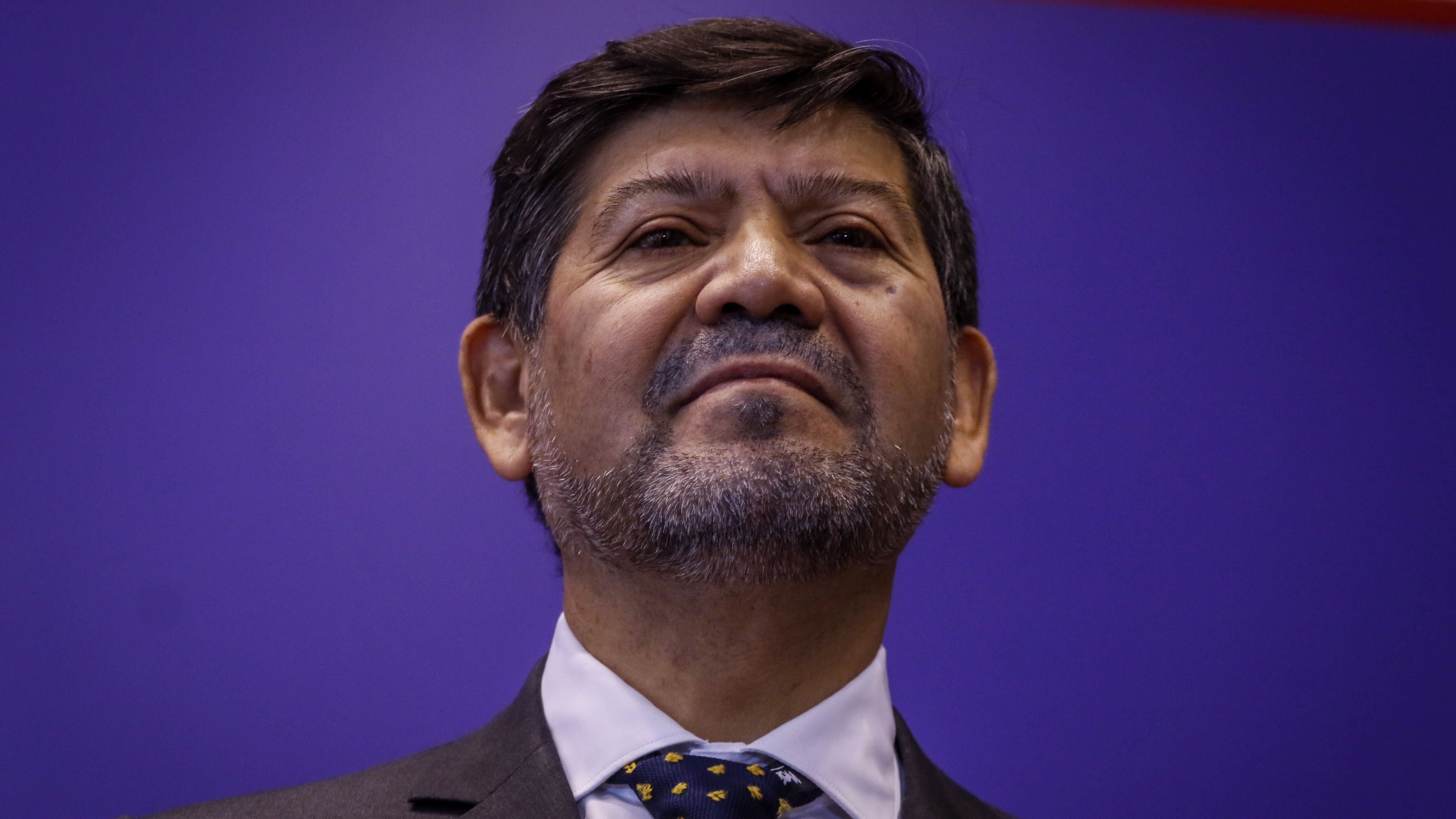25 de febrero del 2020/SANTIAGOEn dependencia del Ministerio de Justicia, el director nacional del Registro Civil, Jorge ¡lvarez participa del punto de prensa donde dieron a conocer el n˙mero de personas imposibilitadas para trabajar con menores de edad, ingresadas en el Registro de Ofensores Sexuales, y entregaron recomendaciones de cara al inicio del aÒo escolar, para la contrataciÛn de servicios como los furgones escolares.
FOTO: SEBASTIAN BELTRAN GAETE/AGENCIAUNO