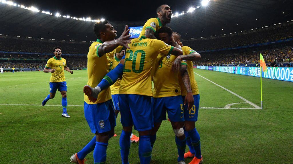 BELO HORIZONTE, BRAZIL - JULY 02: Gabriel Jesus of Brazil celebrates after scoring the opening goal with teammates during the Copa America Brazil 2019 Semi Final match between Brazil and Argentina at Mineirao Stadium on July 02, 2019 in Belo Horizonte, Brazil. (Photo by Pedro Vilela/Getty Images)