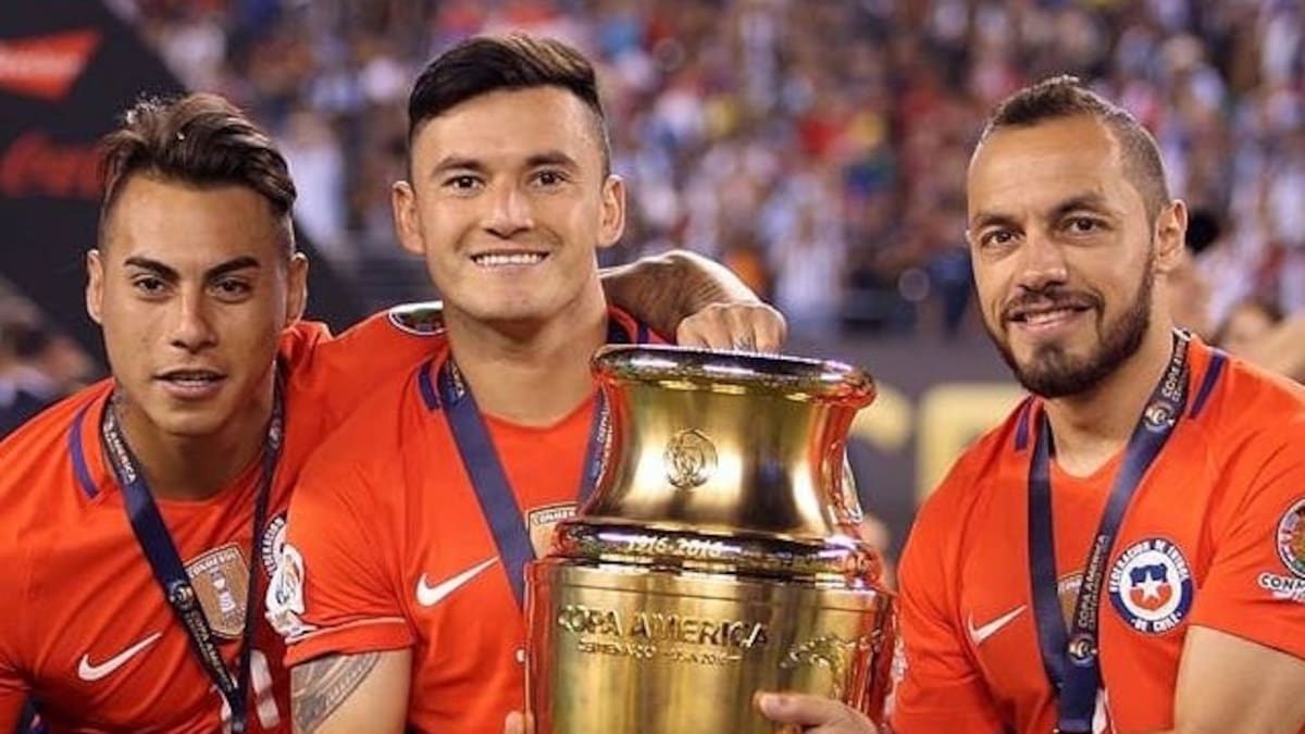 Marcelo Díaz quiere a Eduardo Vargas en la U: el gesto del capitán azul con el ariete