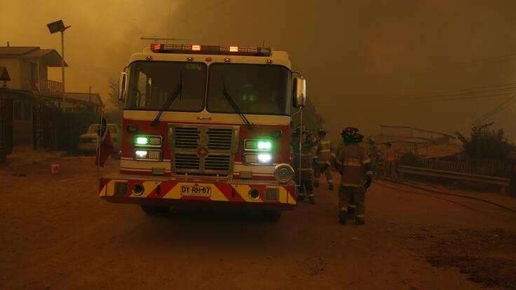 "Se da por superada la emergencia": el emotivo mensaje del Cuerpo de Bomberos de Viña del Mar tras cinco días de combate de los incendios forestales