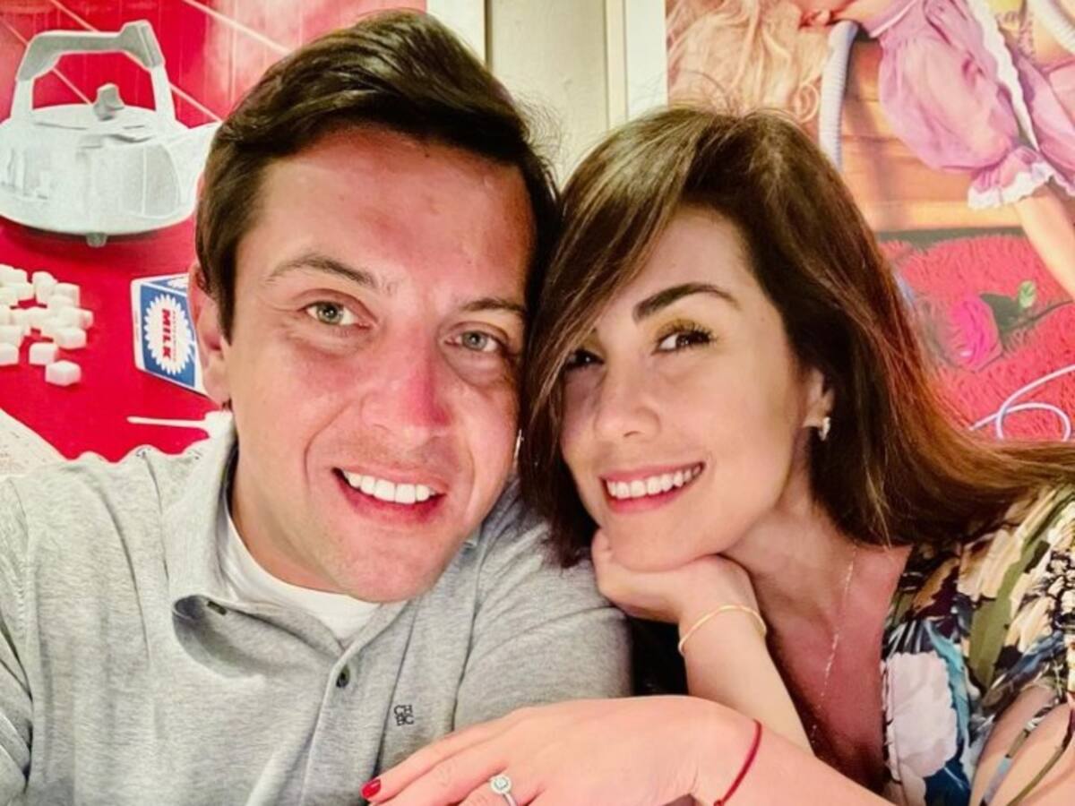 Periodista chilena habría cancelado su compromiso tras enterarse por reportaje que su novio estafaba mujeres