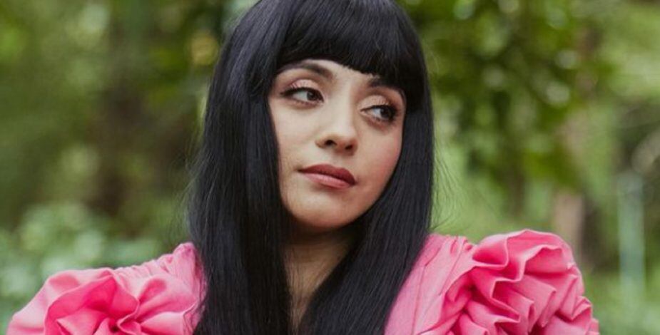 Mon Laferte emociona con versión orquestada de "Se va la vida": Escribí para las compañeras de la cárcel de Valparaíso