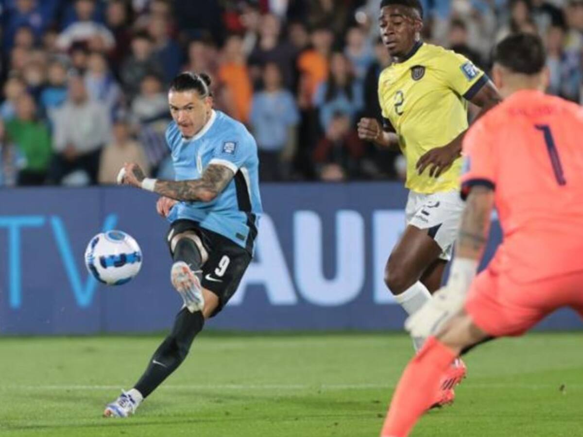 El Uruguay de Bielsa sigue sin reaccionar en medio de la crisis y solo iguala ante Ecuador en el Centenario de Montevideo