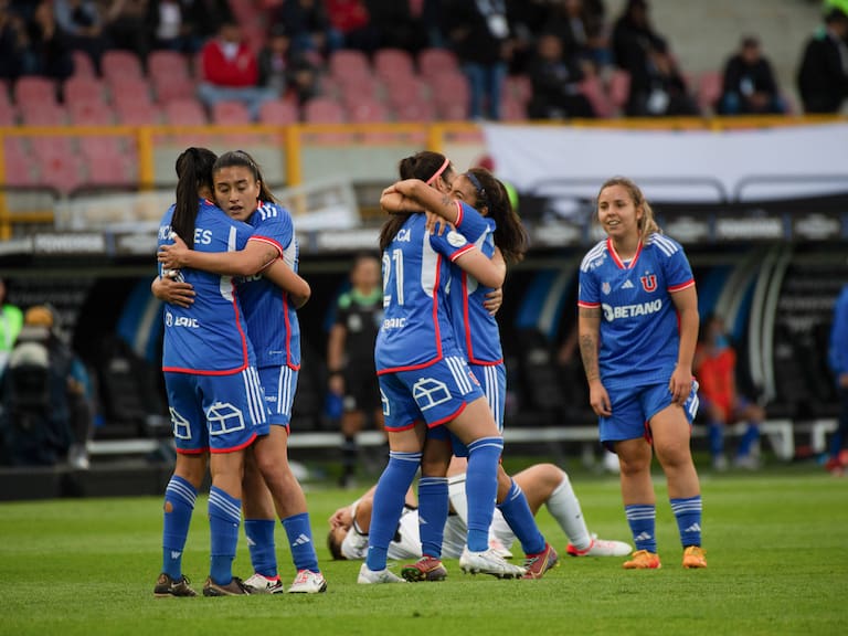 La U presenta al nuevo entrenador de “Las Leonas”