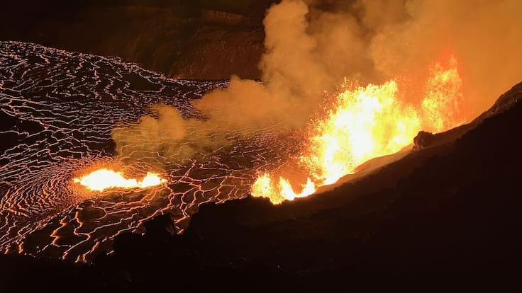 En una nueva erupción: volcán Kilauea crea otro lago de lava de hasta 80 metros de altura en Hawái