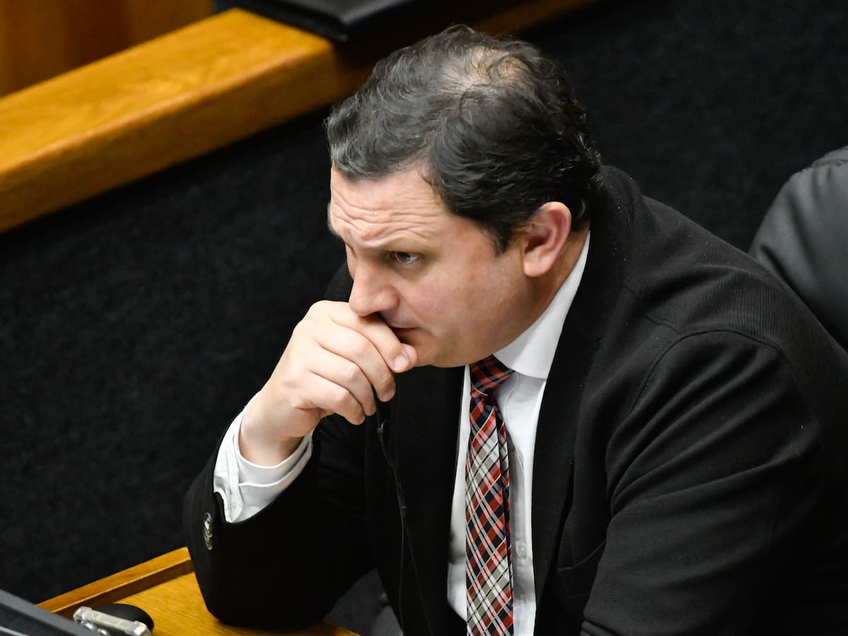Senador Van Rysselberghe explica ausencia en votación clave y apunta a una “descoordinación” con la UDI