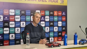 Por la boca muere el pez: Tiago Nunes es denunciado por el árbitro tras reconocer que quiso provocar la expulsión de un jugador de Everton